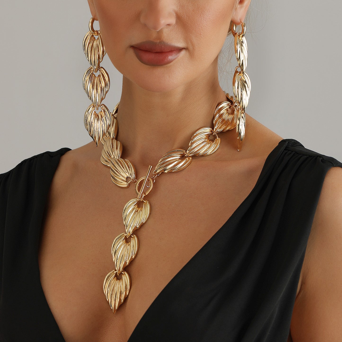 Vintage Geometric Alloy Plated Wheat Pattern Necklace with OT Clasp for Women