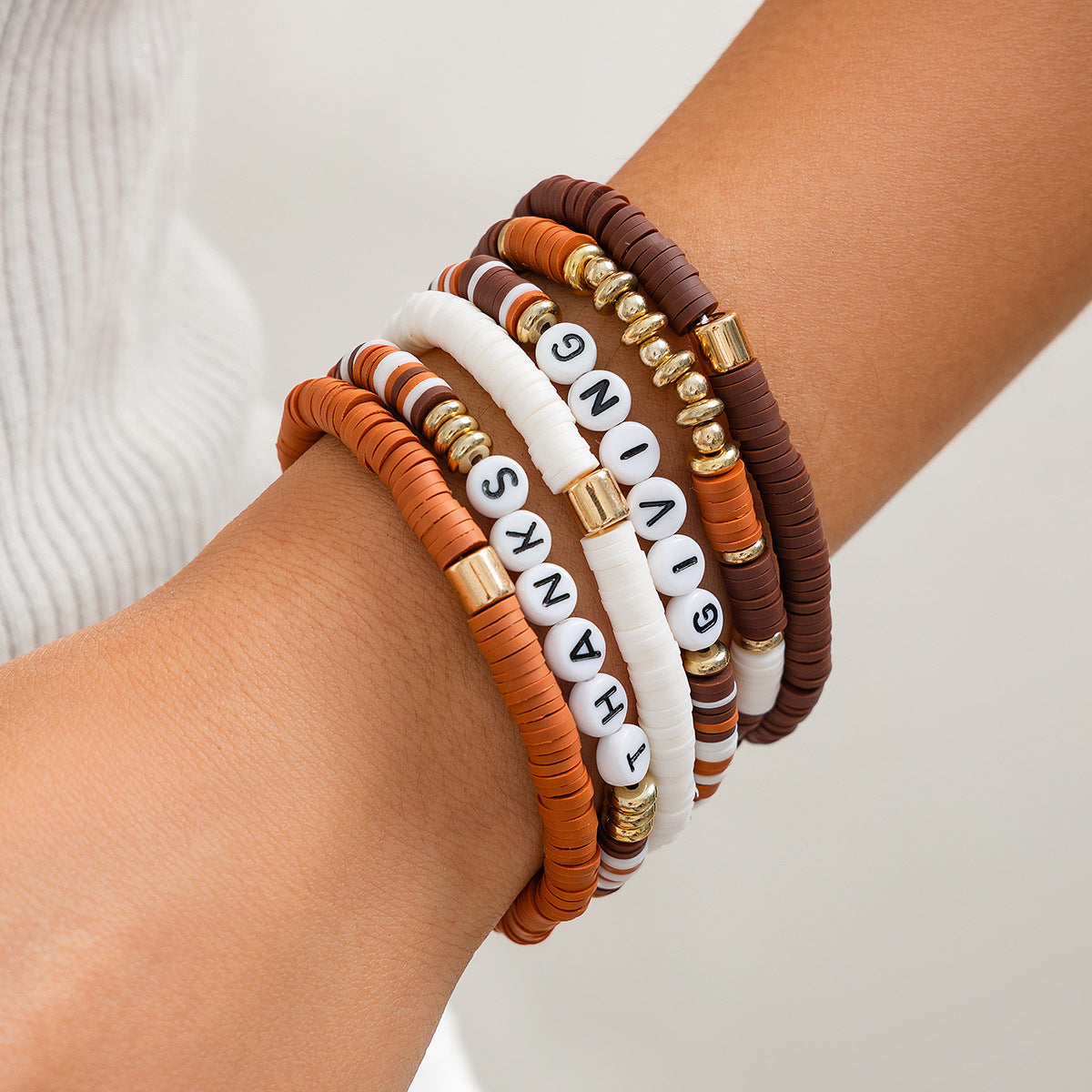 Pulsera con Colgante de Pavo Personalizado con Detalles de Cristales y Borla para Mujer