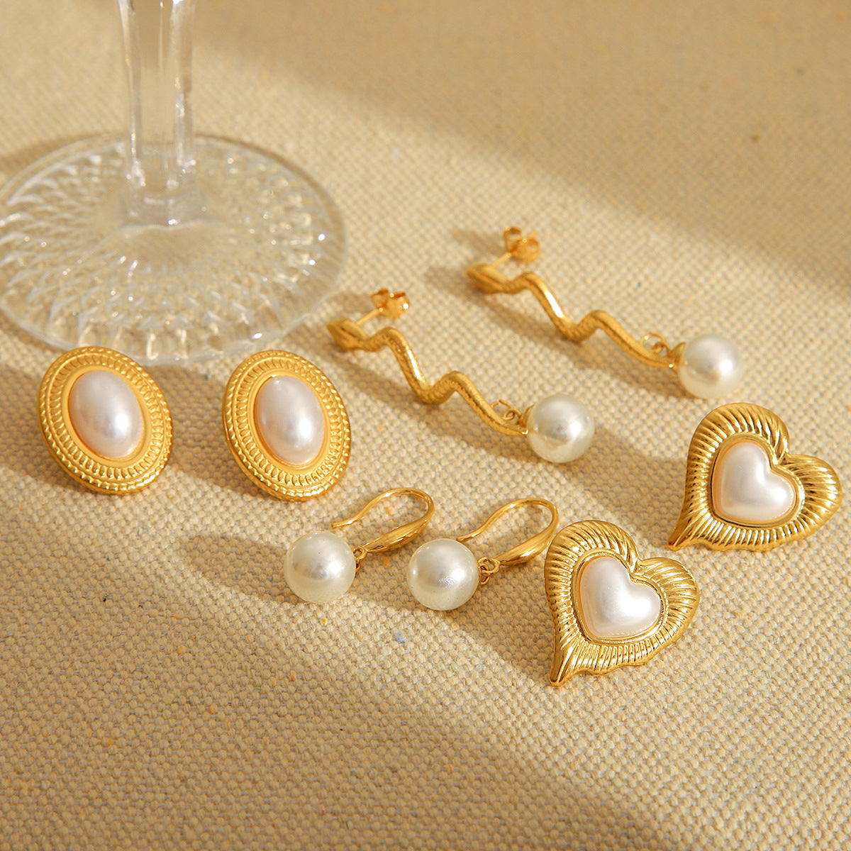 Minimalist Heart-Shaped Gold-Plated Stainless Steel Pearl Stud Earrings for Women