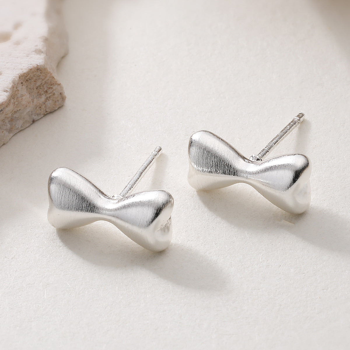 Sweet Elegant Geometric Brass 18K Gold Plated Brushed Bow Stud Earrings for Women