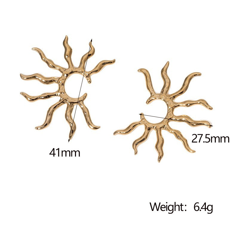 Orecchini da donna in acciaio inossidabile a girasole geometrico con finitura placcata, orecchini a cerchio dallo stile minimalista e naturale con forma irregolare e sensazione di lusso