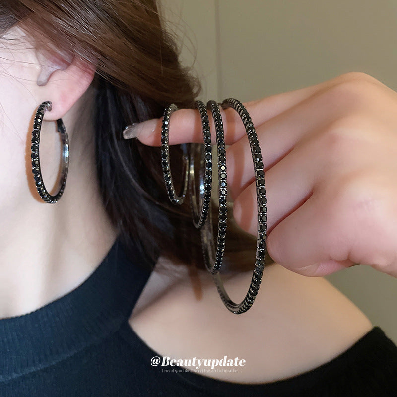 Orecchini a Cerchio da Donna in Rame con Strass Rotondi Geometrici e Fascino Minimalista di Lusso