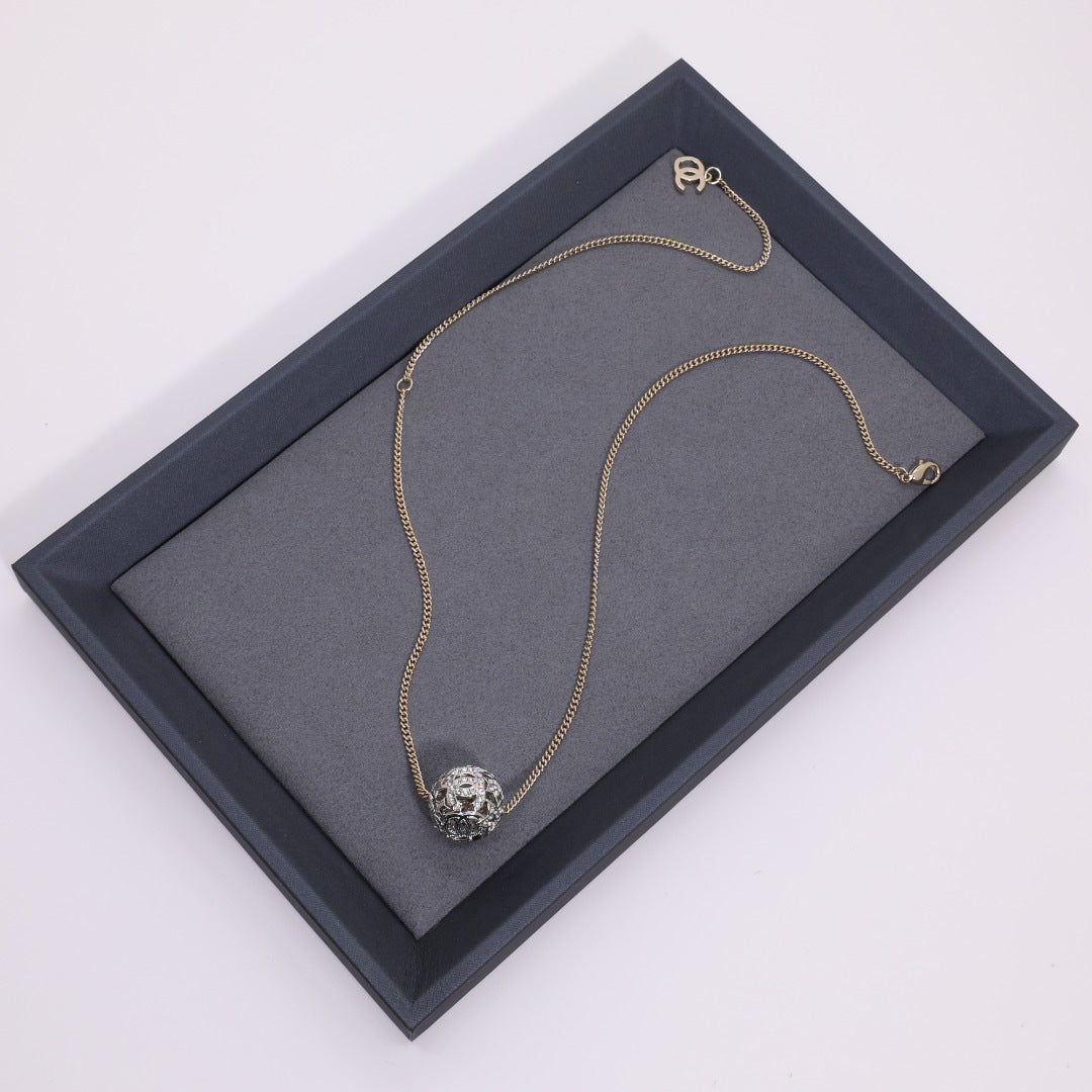 Collana da donna in ottone placcato oro di lusso con strass geometrici a stella rotonda