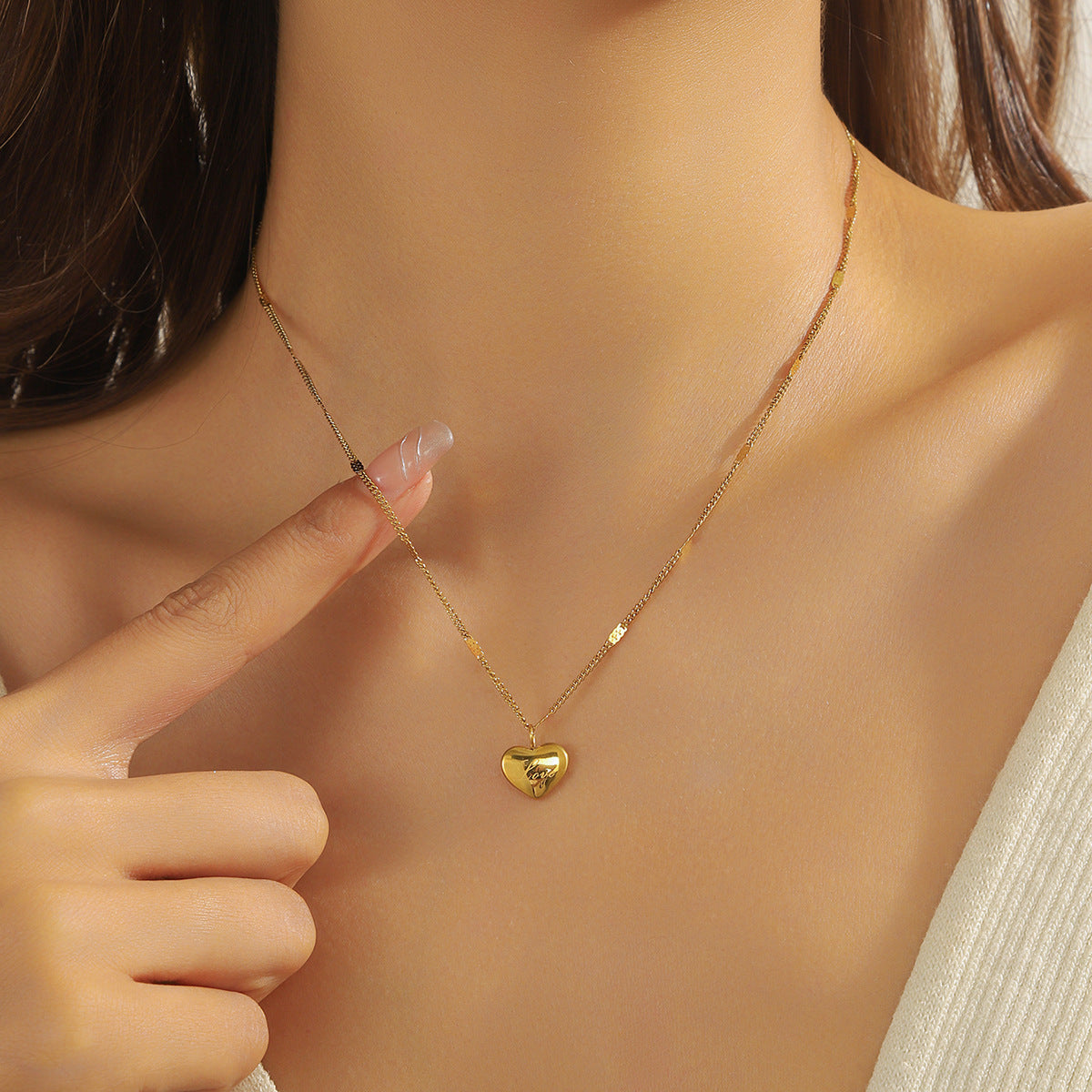 Minimalist Business Gold Plated Stainless Steel Heart Pendant Necklace Singapore Chain for Women