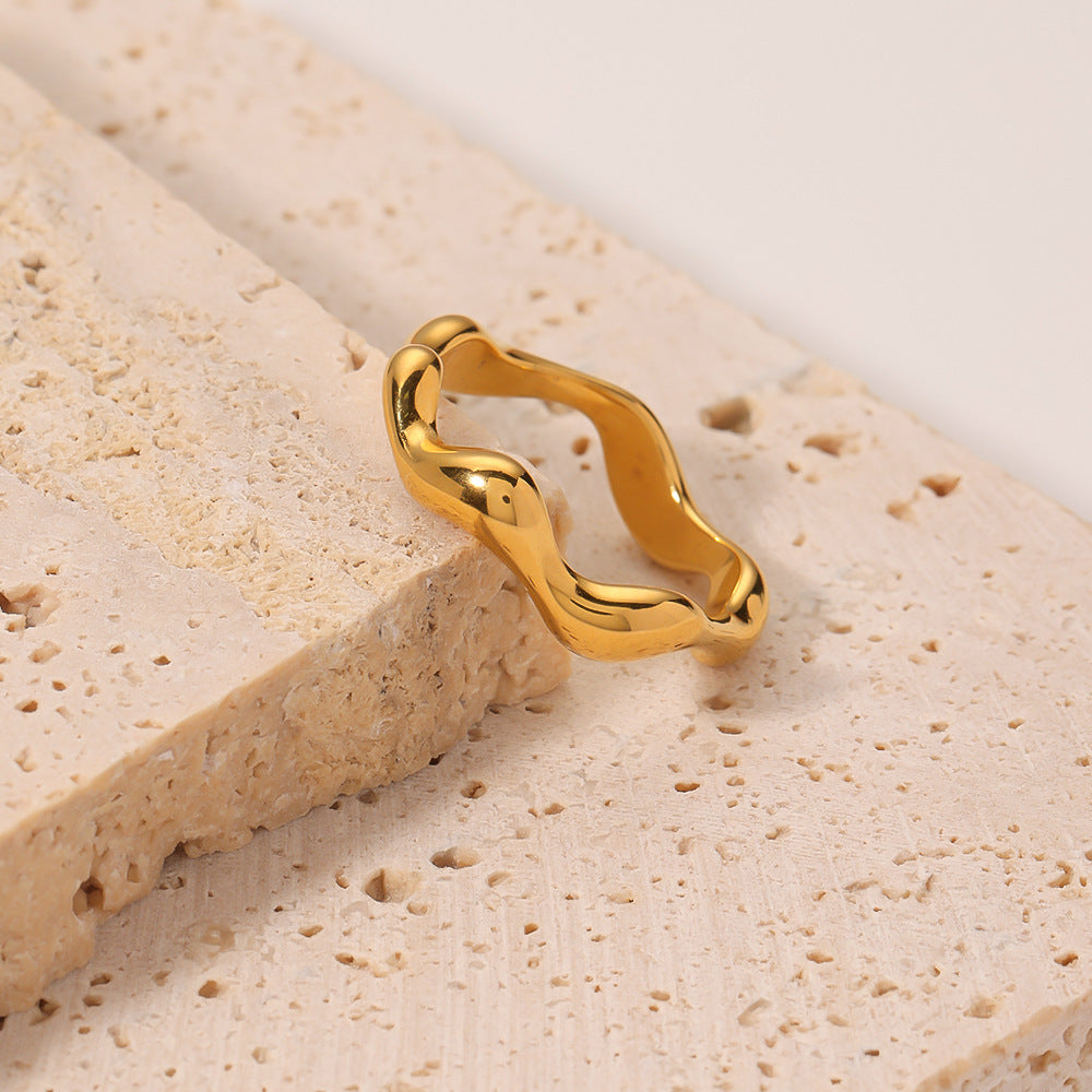 Anello da donna in acciaio al titanio a forma di onda geometrica con finitura placcata, gioielli in acciaio inossidabile alla moda e versatili