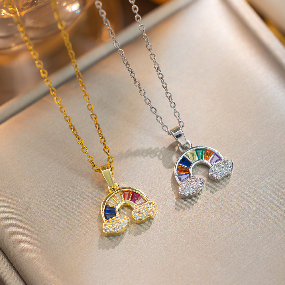 Collana da donna in acciaio al titanio a forma di nuvola minimalista con intarsio di strass e design a catena O