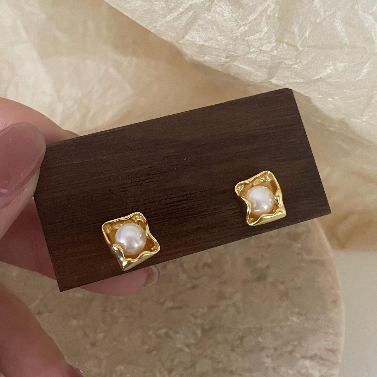 Pendientes Minimalistas de Perlas Geométricas Irregulares en Plata de Ley 925 con Baño de Oro para Mujer