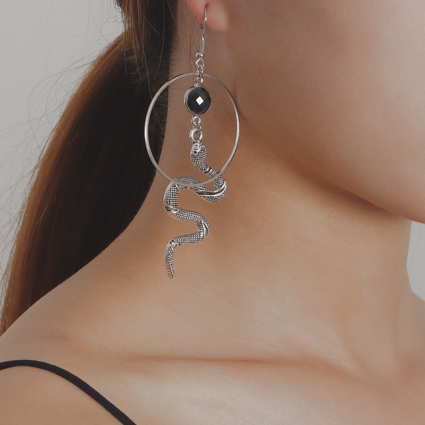 Minimalist Geometric Snake-Shaped Alloy Earrings with Rhinestone Inlay for Women