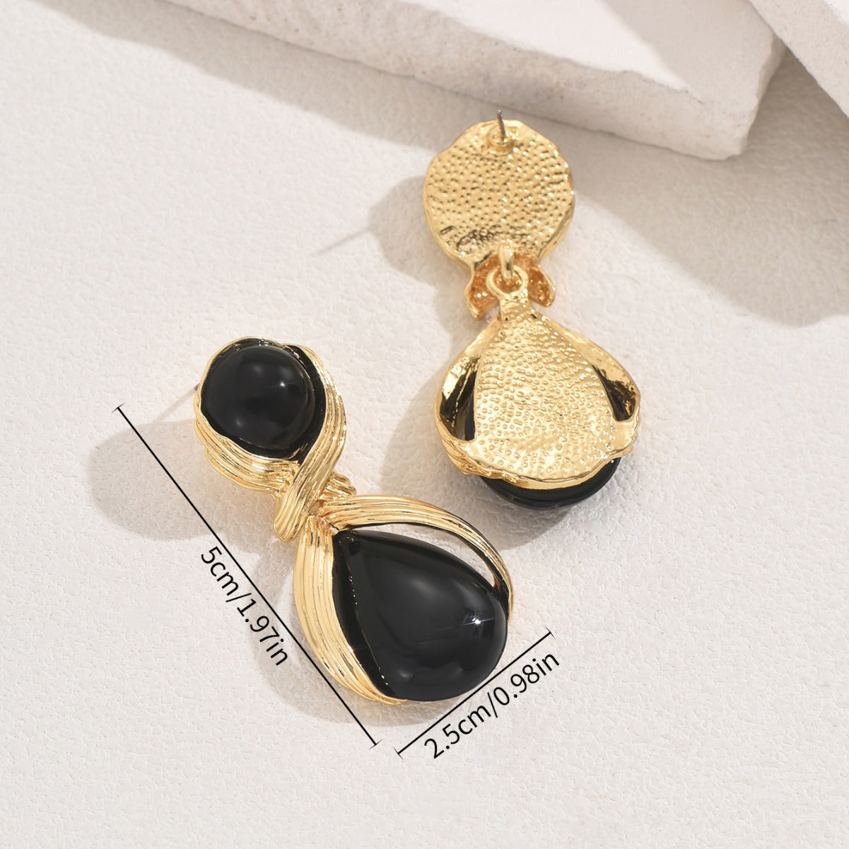 Aretes Geométricos Minimalistas para Mujer con Incrustaciones de Perlas en Base de Cobre y Postes de Acero Inoxidable