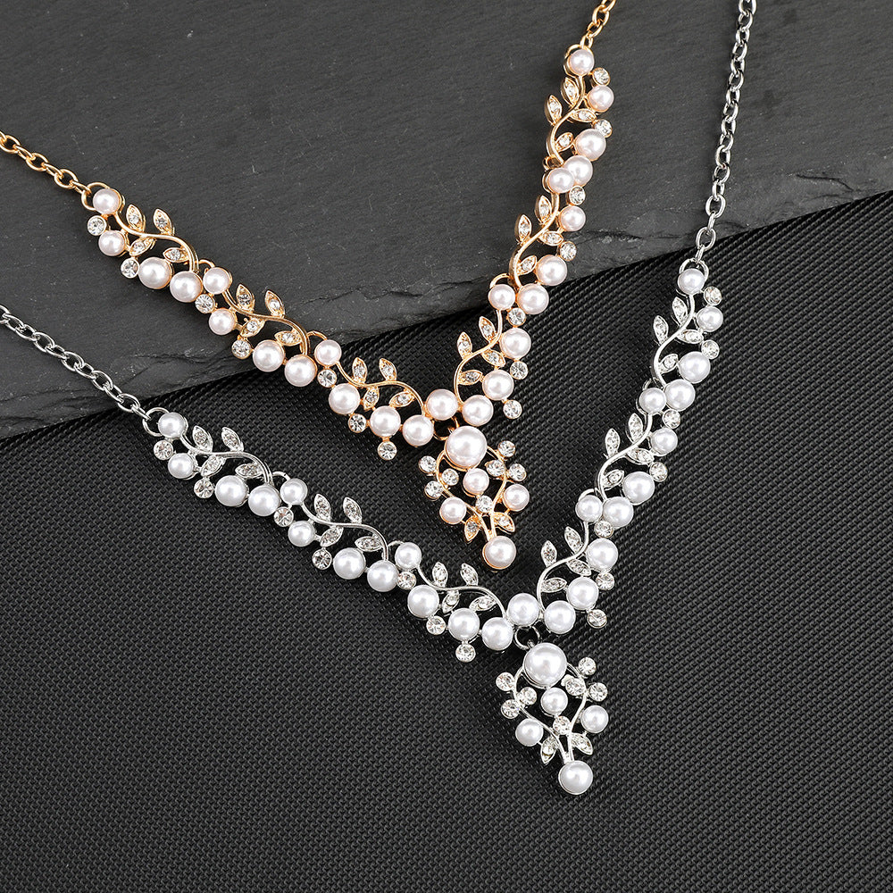 Vintage Floral Pearl Necklace and Earrings Set for Women Alloy Plated O-Chain with Petal and Leaf Motifs