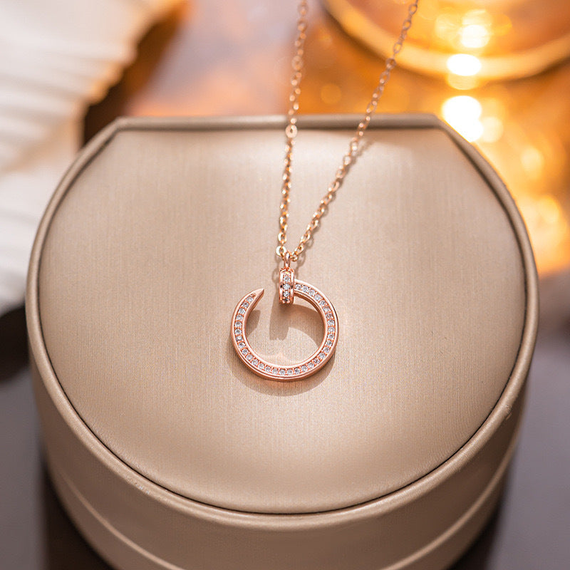 Collar minimalista geométrico de acero titanio con incrustaciones de diamantes de imitación, chapado hipoalergénico, collar de cadena tipo O para mujer