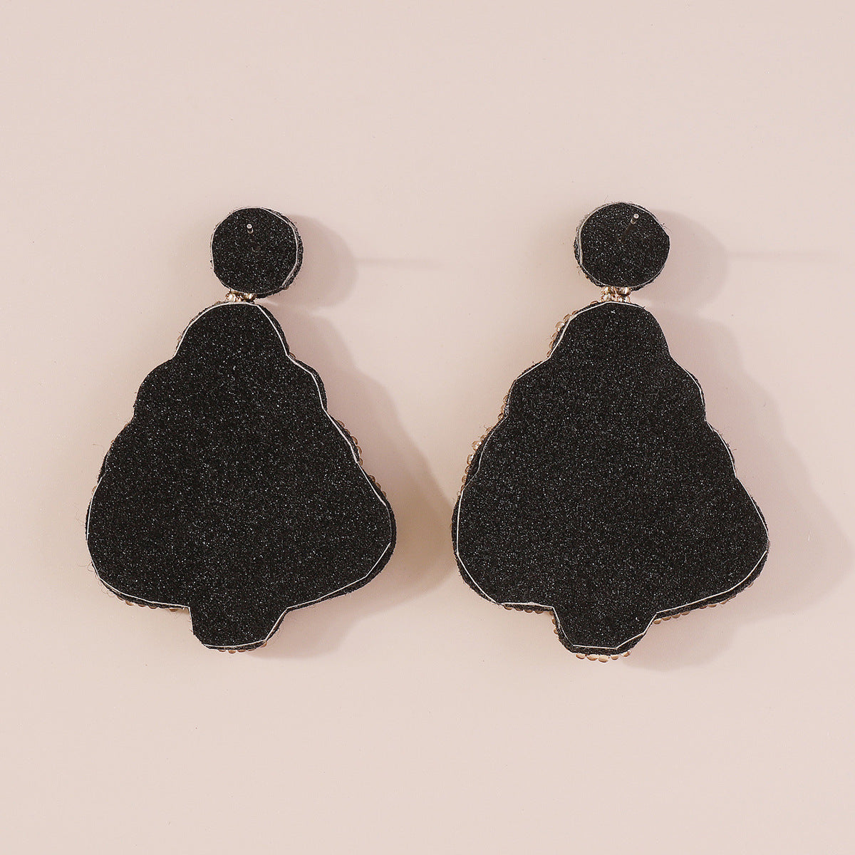Pendientes de árbol de Navidad geométricos hechos a mano de Sweet Streetwear con diamantes de imitación y cuentas de cristal para mujer