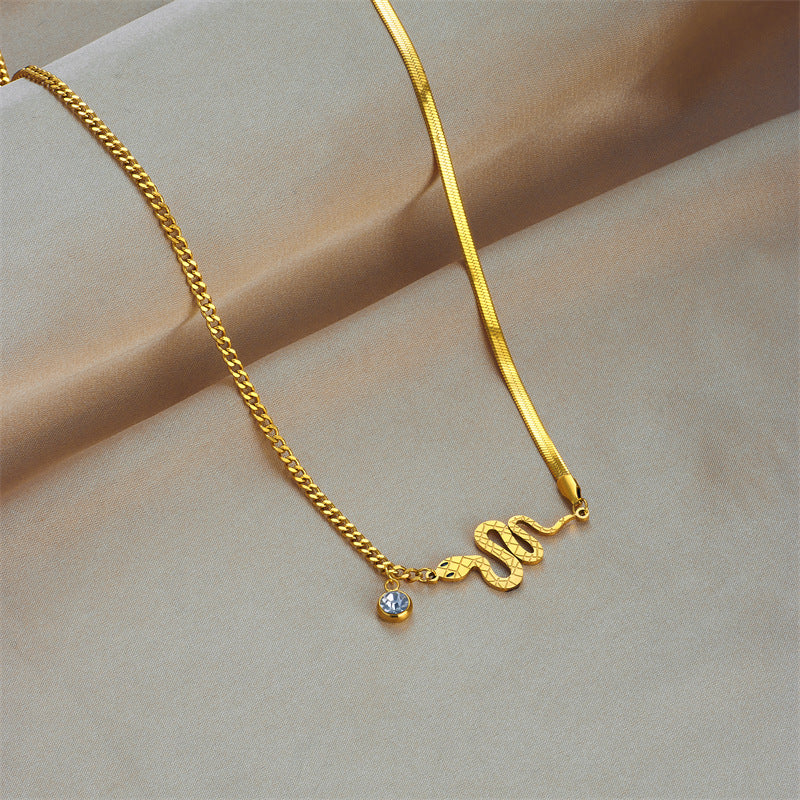 Fashionable Minimalist Titanium Steel Necklace and Bracelet Set with Gold Plated Snake Pendant for Women