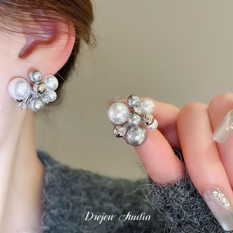 Orecchini a perno con perle stile vintage francese elegante con perni in acciaio placcato per donna, uso quotidiano, design rotondo geometrico minimalista, look di lusso