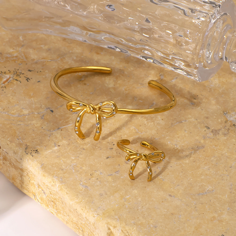 Set di bracciale e anello in acciaio inossidabile placcato a forma di fiocco a farfalla minimalista da donna