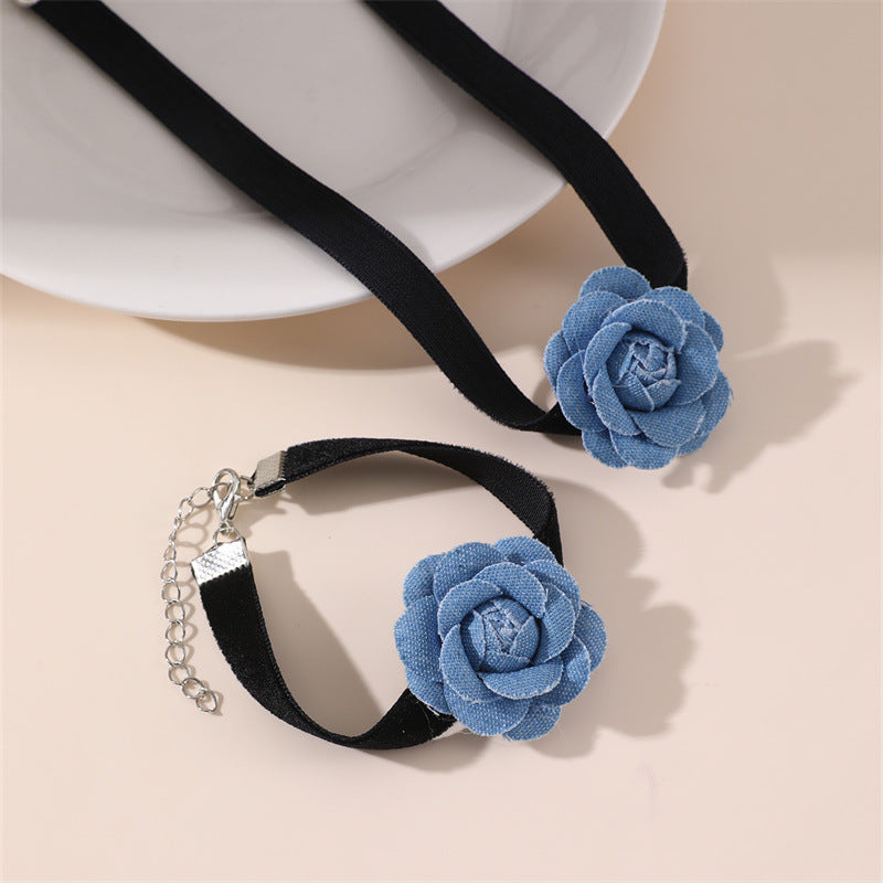 Collana in Resina con Fiore Rosa Blu Stile Ins per Ragazze con Catena per Clavicole