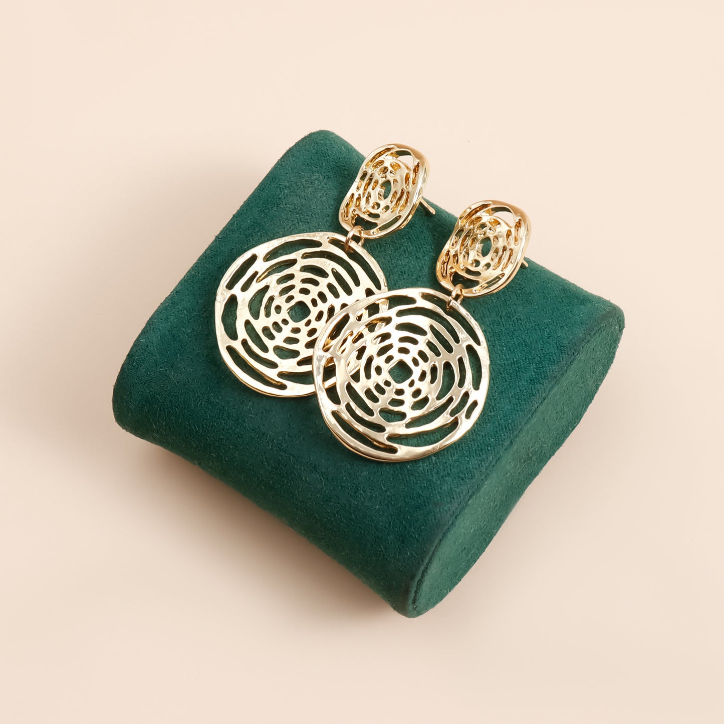 Vintage Geometric Wave-Shaped Flower Stud Earrings in Zinc Alloy with Plated Finish for Women