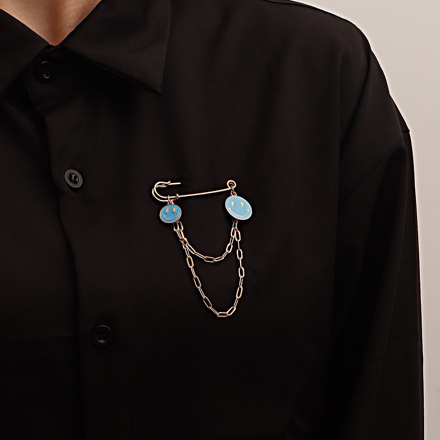 Hip Hop Style Blue Smiley Face Tassel Brooch for Women Alloy Geometric Pendant Pin with Plated Finish