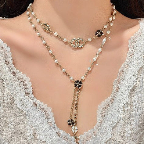 Collar floral de lujo para mujer de latón chapado en oro con esmalte de diamantes de imitación y cadena de bolas de perlas