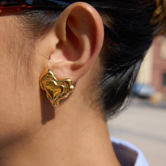 Orecchini a perno minimalisti da donna in acciaio inossidabile a forma di cuore con placcatura in oro PVD sottovuoto