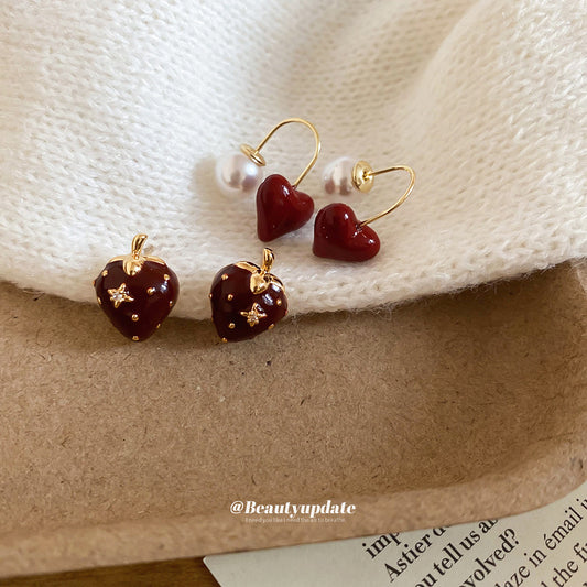 Elegant Strawberry-Shaped Heart Pearl Stud Earrings with Rhodium Plating for Women, Vintage Hong Kong Style Fashion Jewelry