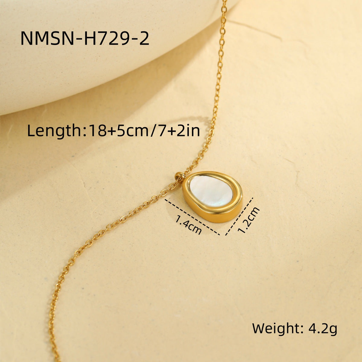 Collana pendente geometrica minimalista da donna in acciaio inossidabile placcato oro, catena leggera a clavicola