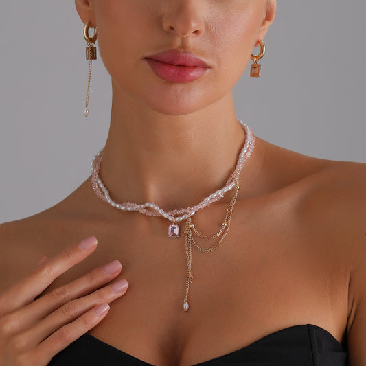Elegante collar con colgante de aleación geométrica y en forma de corazón con cuentas de cristal y detalle de borla para mujer