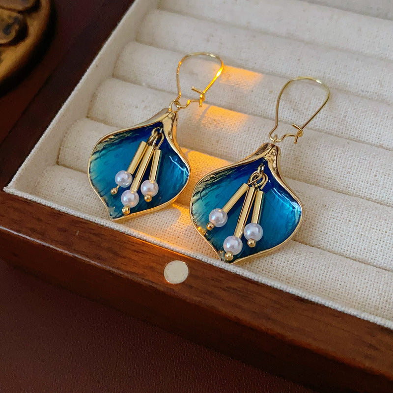 Orecchini a perno floreali vintage con perle e smalto in acciaio inossidabile da donna