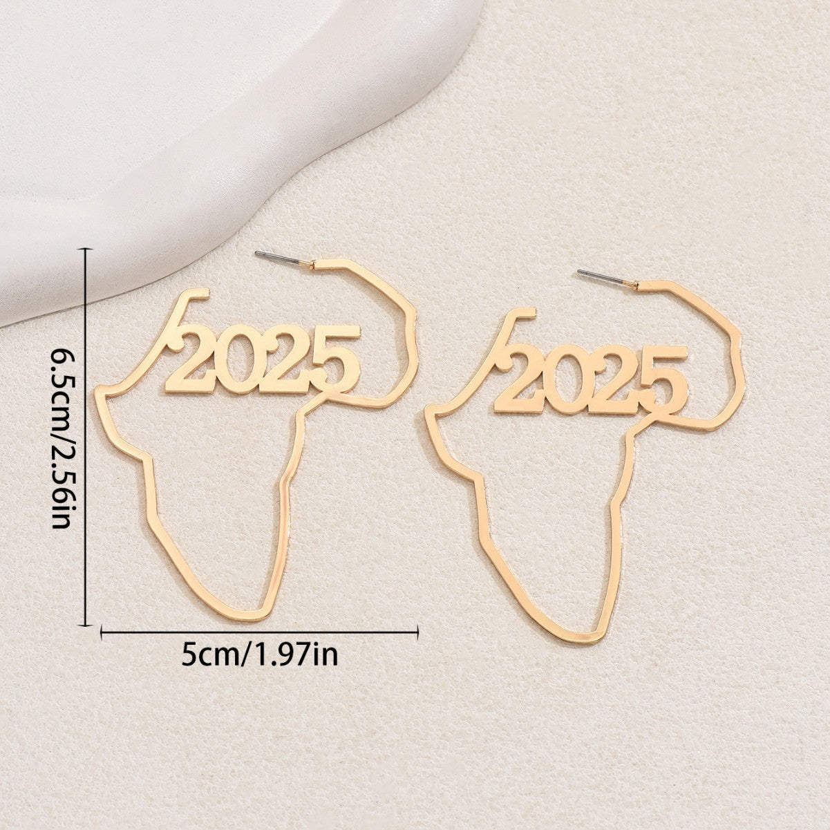 Orecchini a perno con numero geometrico dal design originale per donna in lega di zinco con finitura placcata