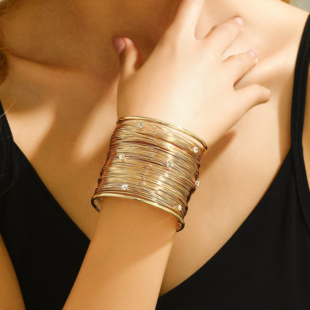 Pulsera minimalista de aleación de zinc ovalada geométrica con incrustaciones de diamantes de imitación para mujer, brazalete ajustable