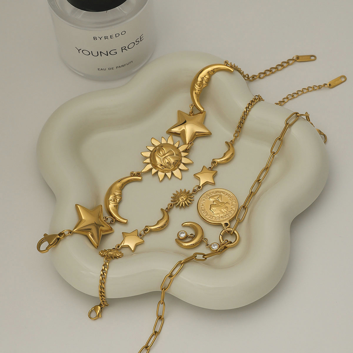 Bracciale da donna in acciaio inossidabile placcato oro 18 carati con stella geometrica minimalista di lusso