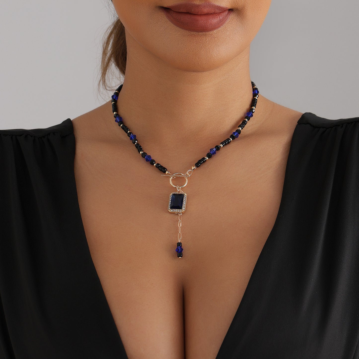 Streetwear Geometric Square Alloy Plated Necklace with Blue Crystal Inlay for Women and Men