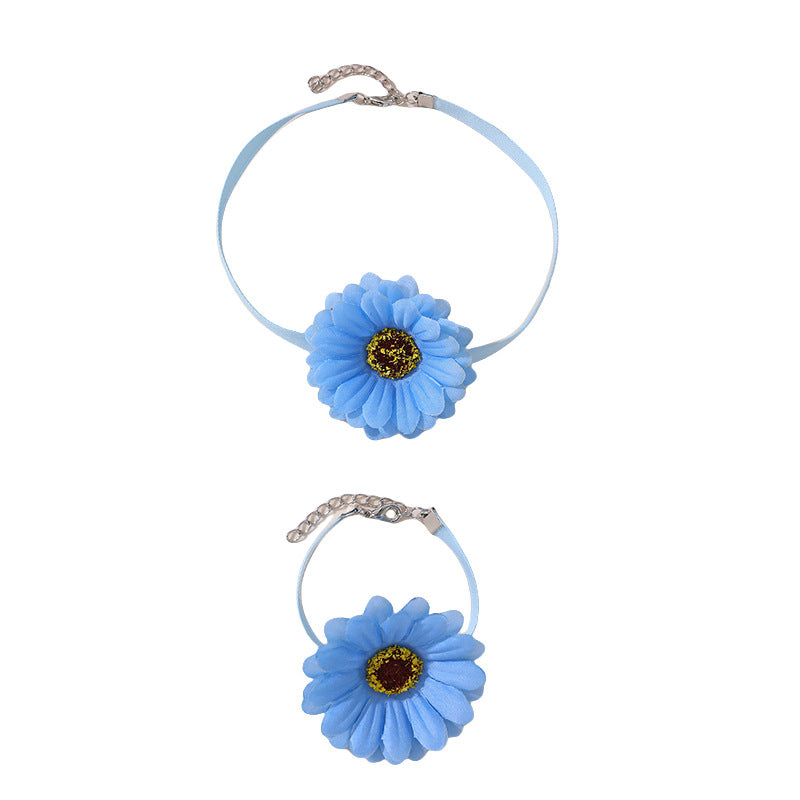 Collar Minimalista de Resina con Forma de Lazo para Niñas con Acabado Pulido y Cadena de Cuentas