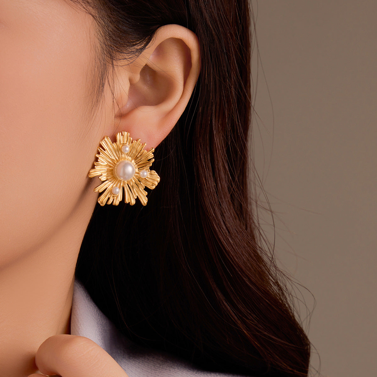 Vintage-Style Irregular Petal-Shaped Stainless Steel Ear Studs with Pearl Inlay for Women