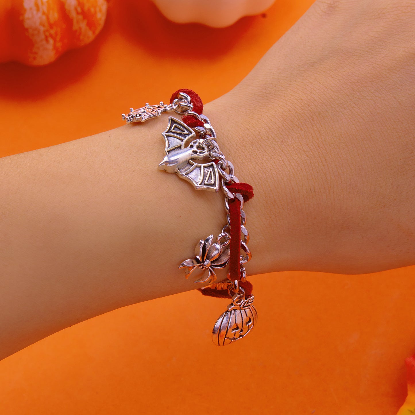 Juego de collar y pulsera góticos oscuros para Halloween con dijes de calabaza, fantasma, murciélago y araña, joyas chapadas en aleación para unisex