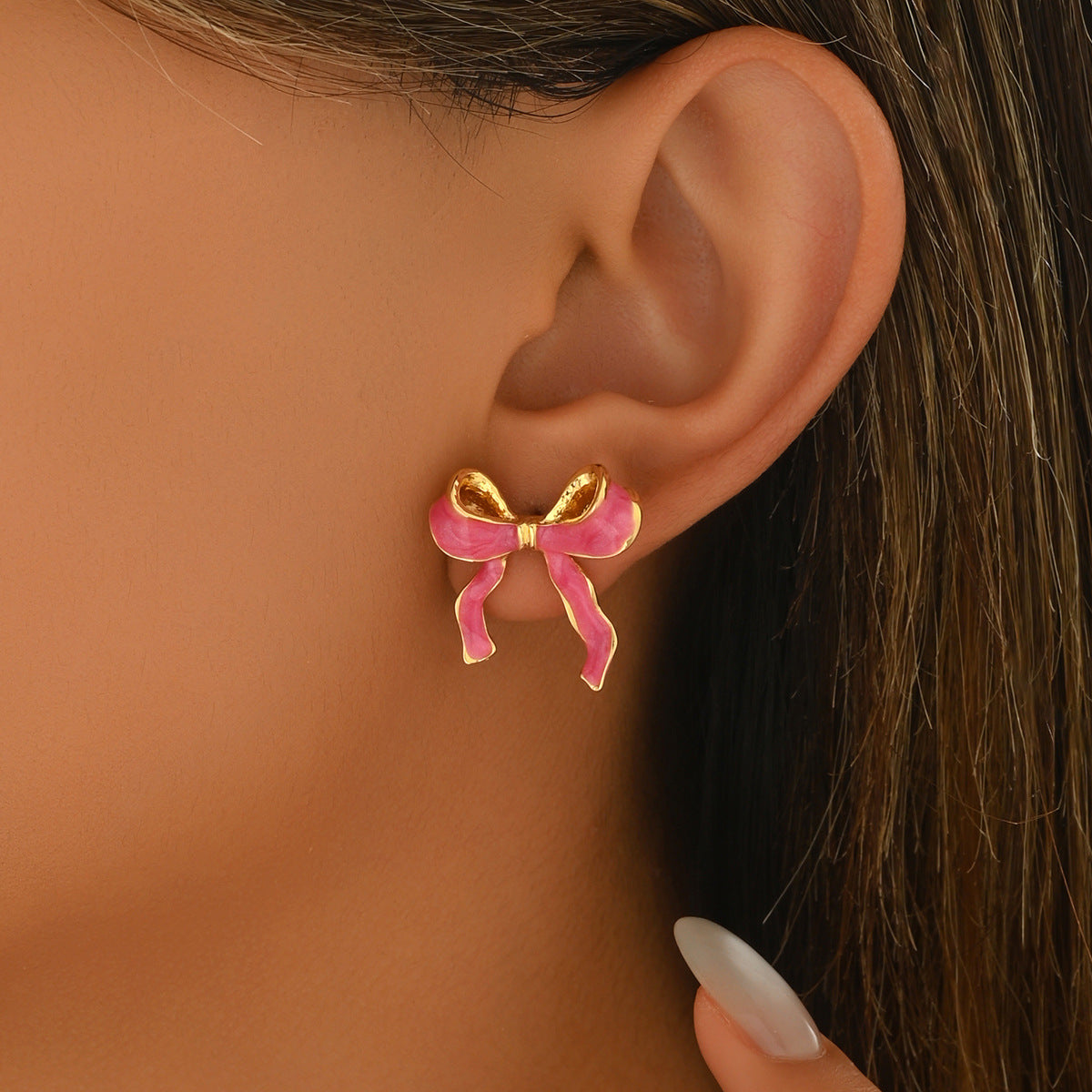 Encantadores aretes de esmalte en forma de lazo para mujer, de aleación de zinc con diseño minimalista y elegante.