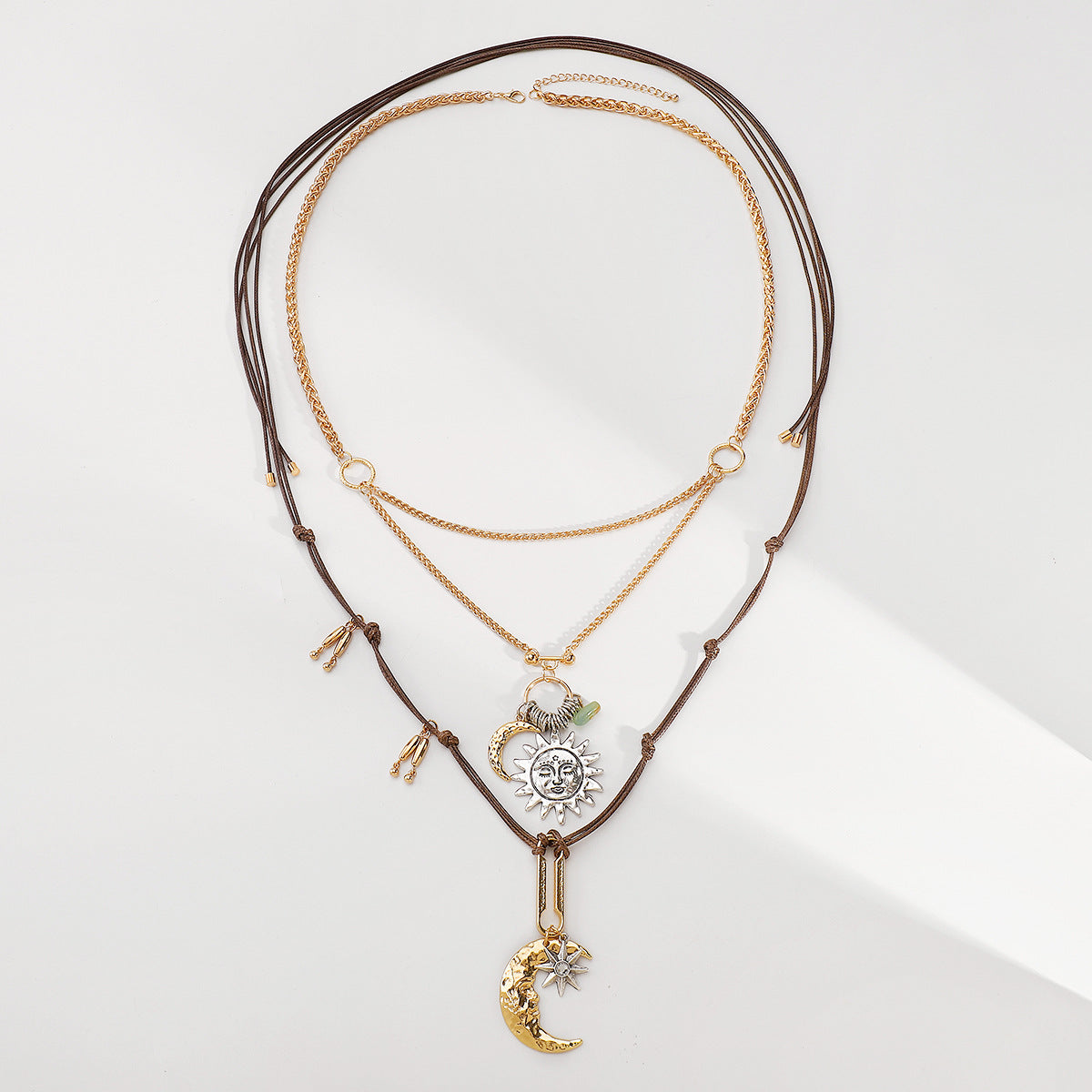 Collar largo bohemio de capas con colgante de luna y sol para mujer con colgante de aleación y acabado chapado