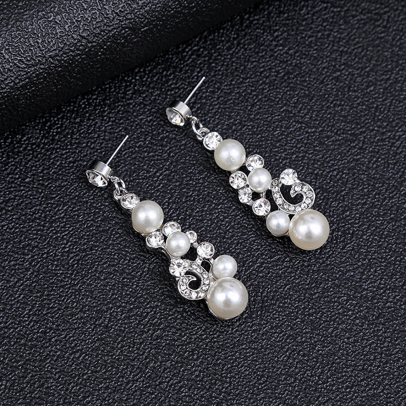 Charming Floral Pearl Necklace and Earrings Set for Women in Alloy with Electroplated Finish and Irregular Design