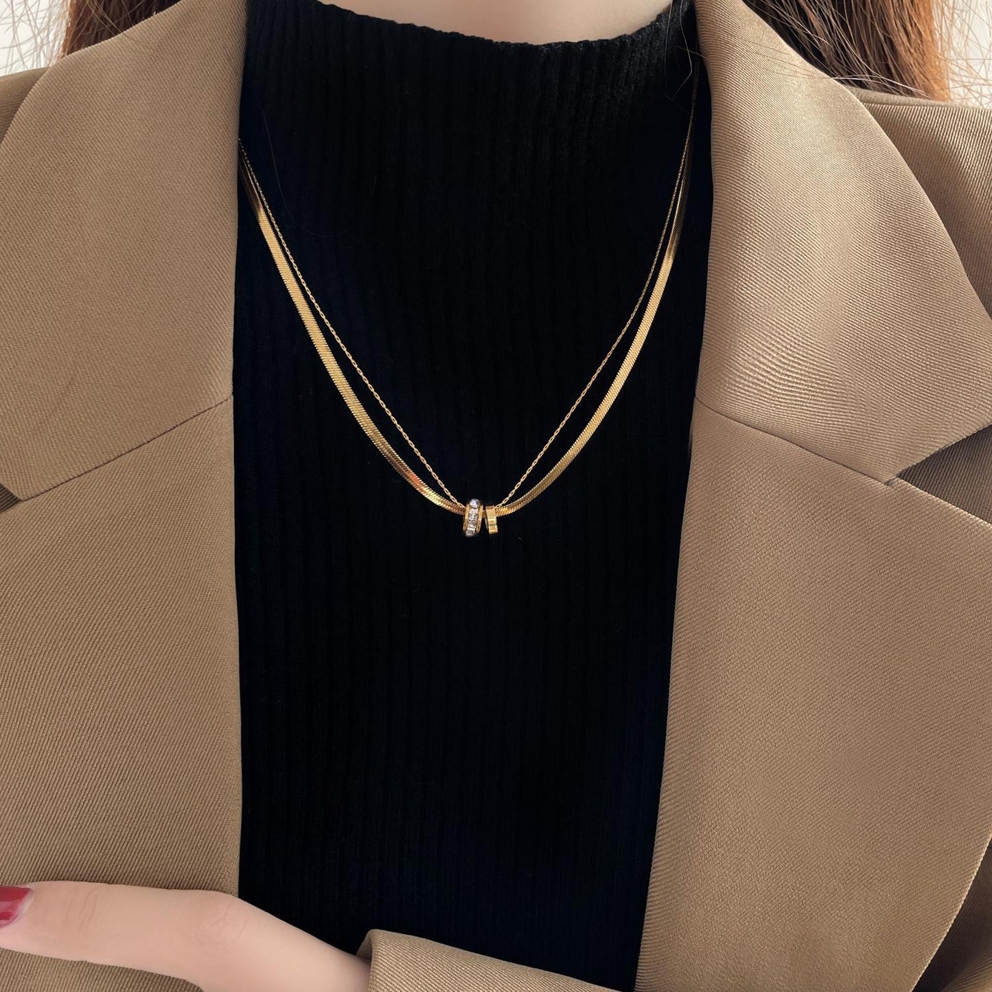 Collana minimalistica con ciondolo a forma di fiore in acciaio al titanio, delicata, per uomo e donna