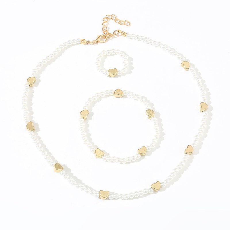 Bonito conjunto de collar hecho a mano de resina con forma de corazón para niños con diseño de cuentas y cadena de cuentas redondas