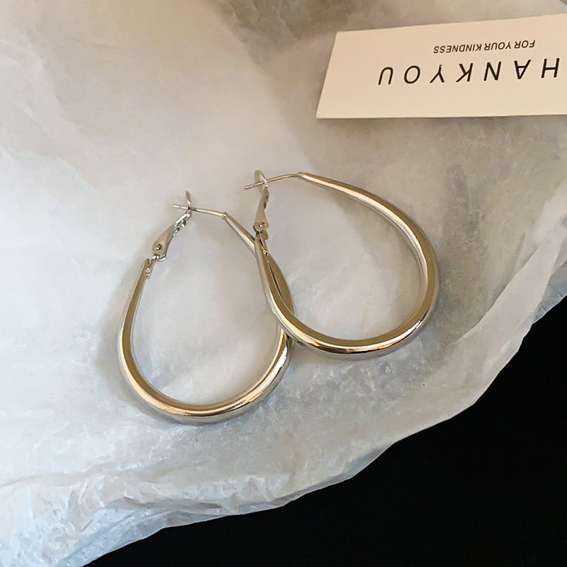Orecchini a cerchio geometrici da donna in lega tonalità fredde e minimaliste con finitura galvanizzata