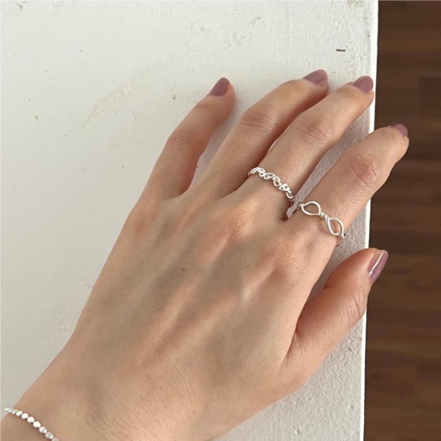 Anello da donna in argento sterling 925 a filo ritorto a forma di cuore geometrico minimalista