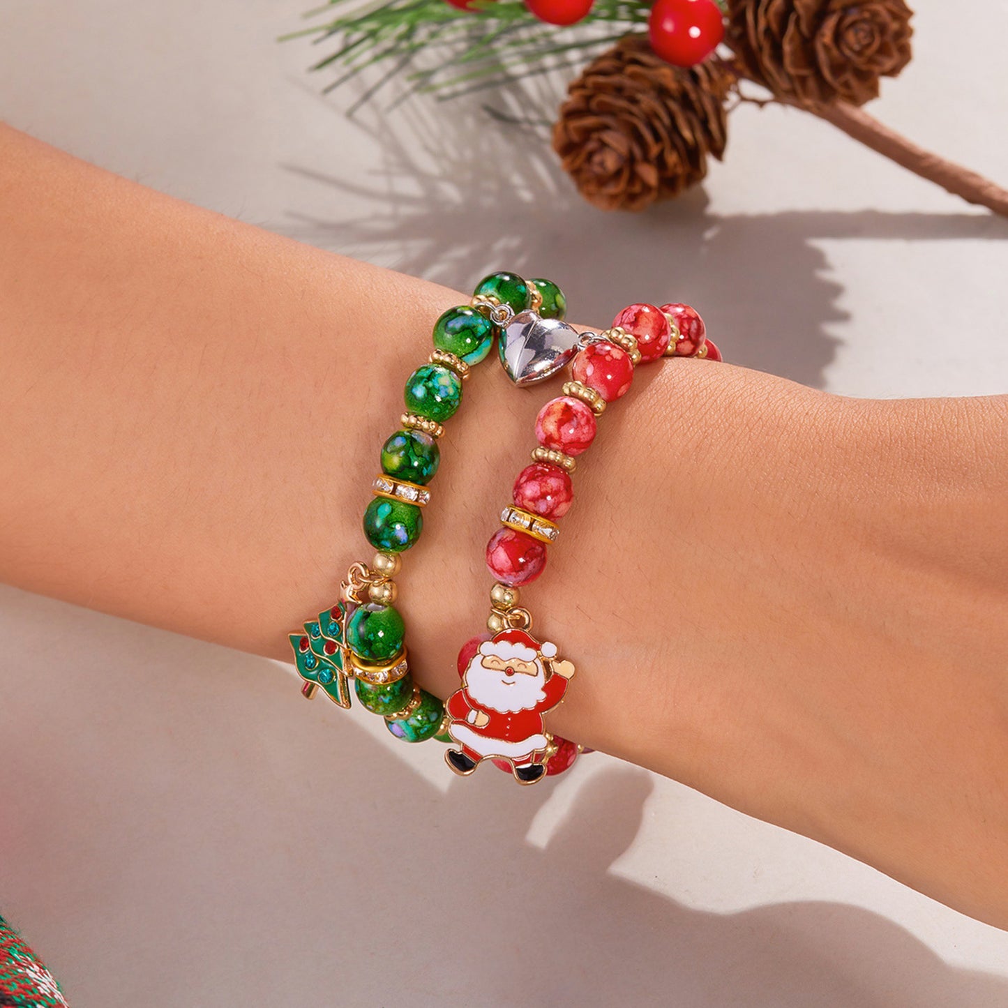 Pulsera magnética de resina con cuentas de Fashion-Commuter con diseño de Papá Noel y corona floral para mujer