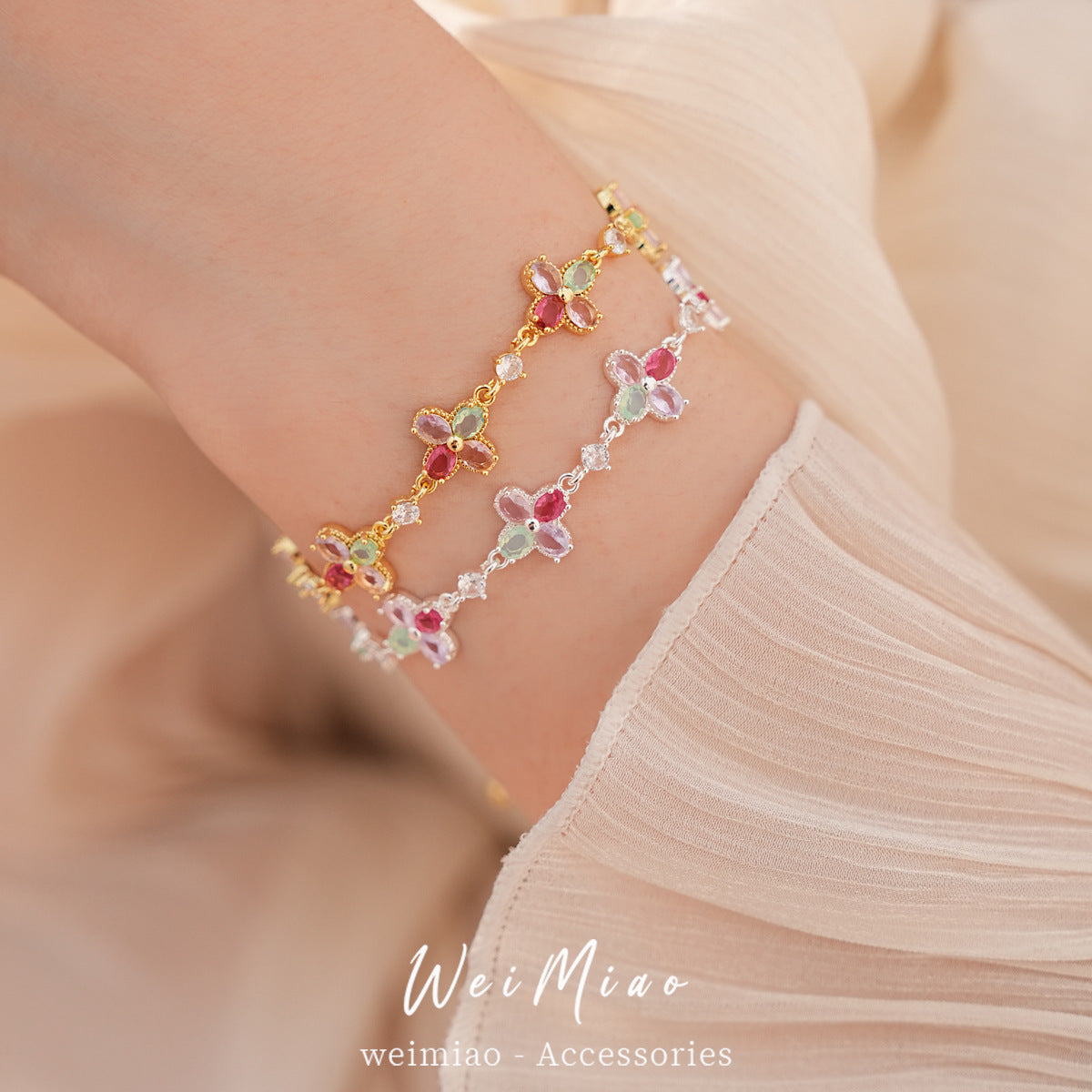 Elegant Floral Brass Bracelet with Cubic Zirconia Inlay for Women
