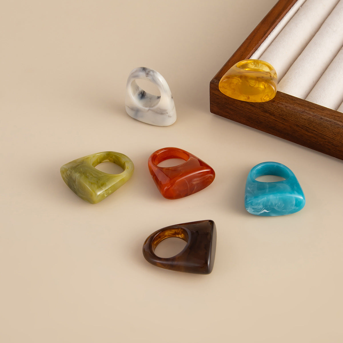 Luxury Elegant Geometric Square Triangle Gradient Resin Ring for Women