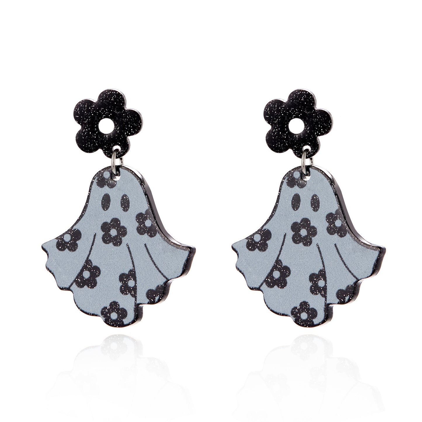 Orecchini a perno da donna in acrilico con teschio fantasma di Halloween alla moda con finitura placcata