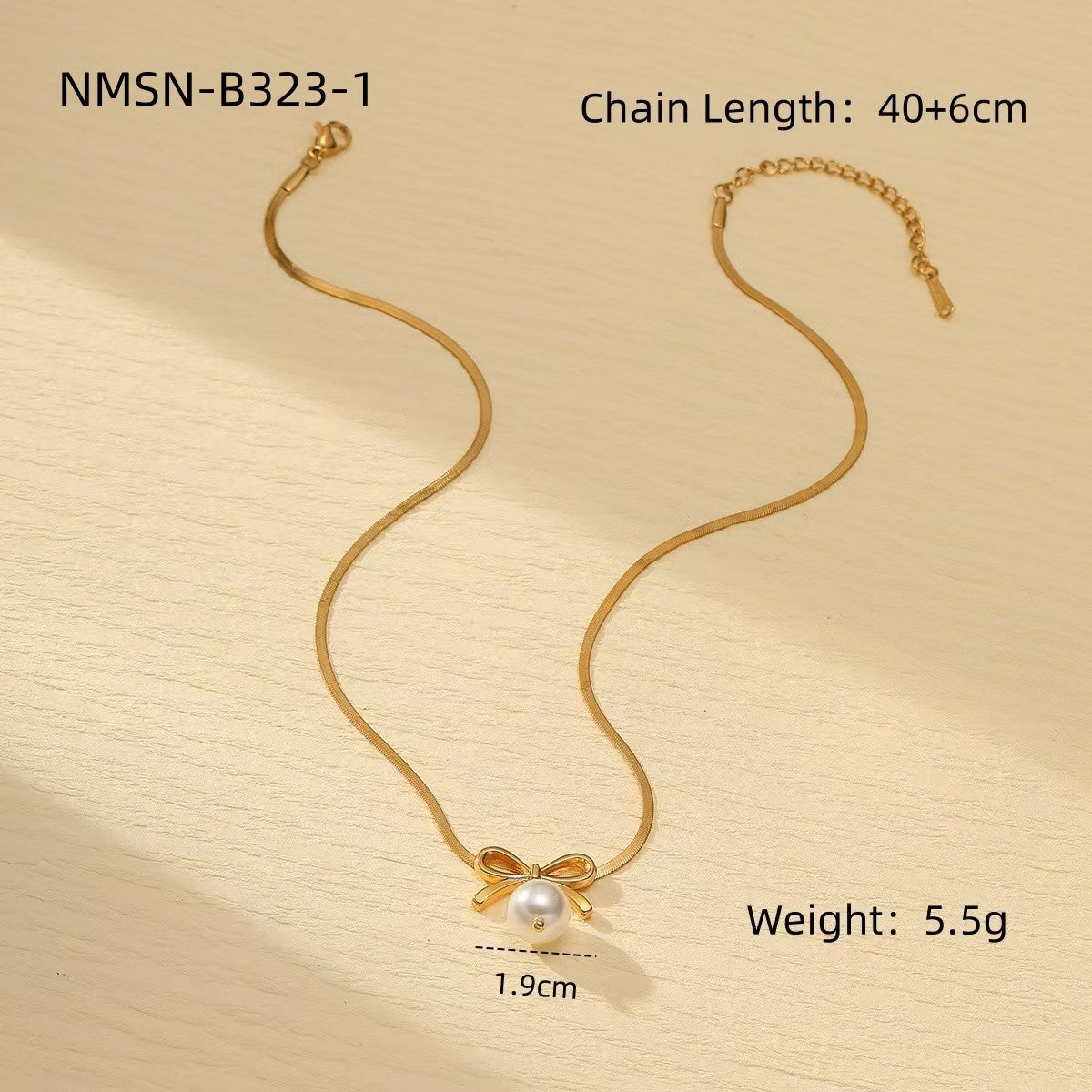 Collar minimalista de acero de titanio con forma de lazo para mujer, con acabado galvanizado y detalle de perlas