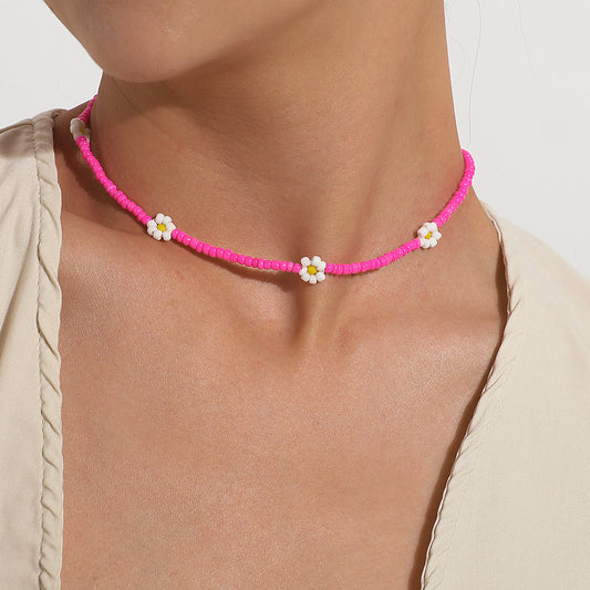 Collar étnico colorido de cuentas con colgante de aleación de diseño geométrico en cordón elástico para mujer