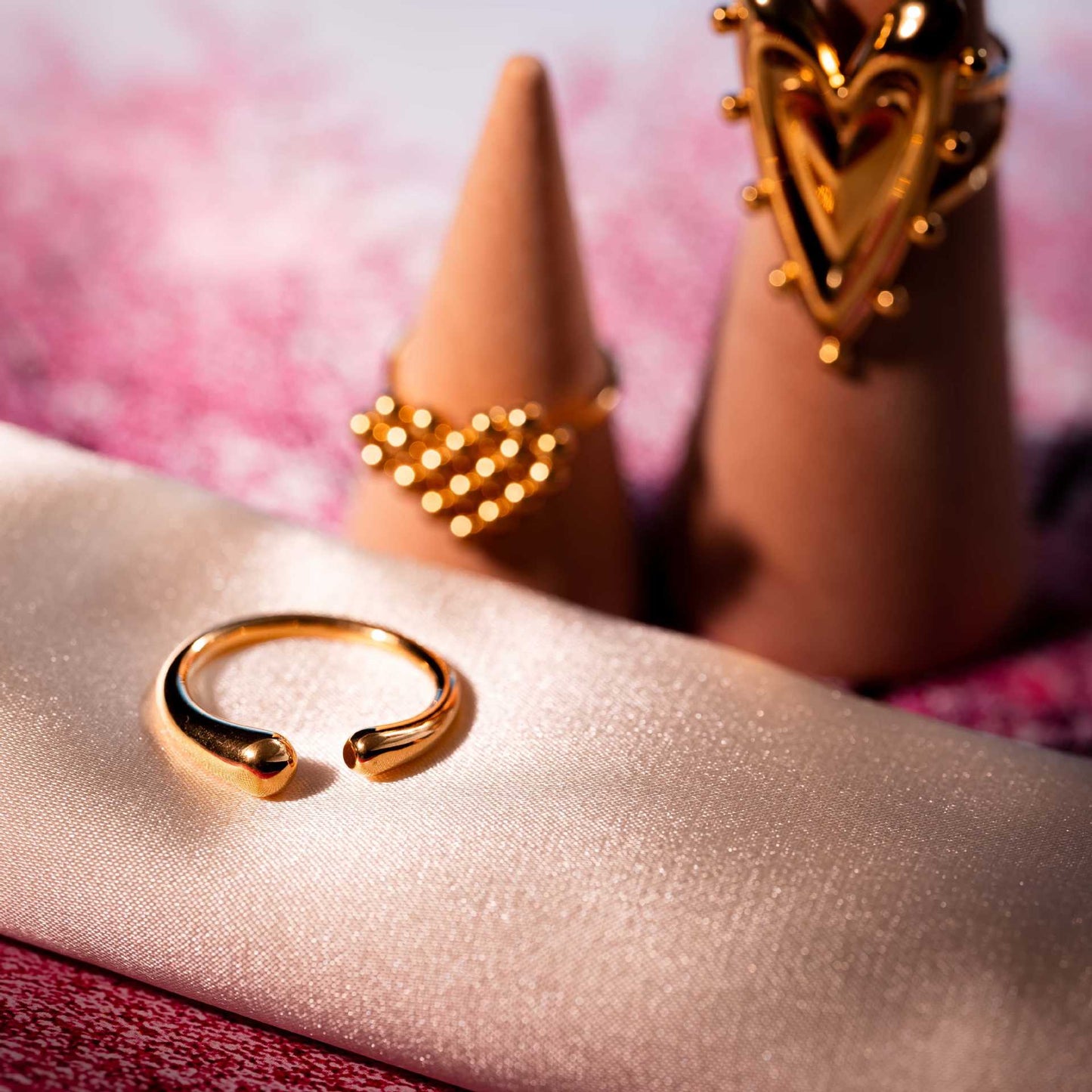 Set Collana, Bracciale e Anello Cuore in Acciaio Inossidabile Placcato Oro 18K di Lusso