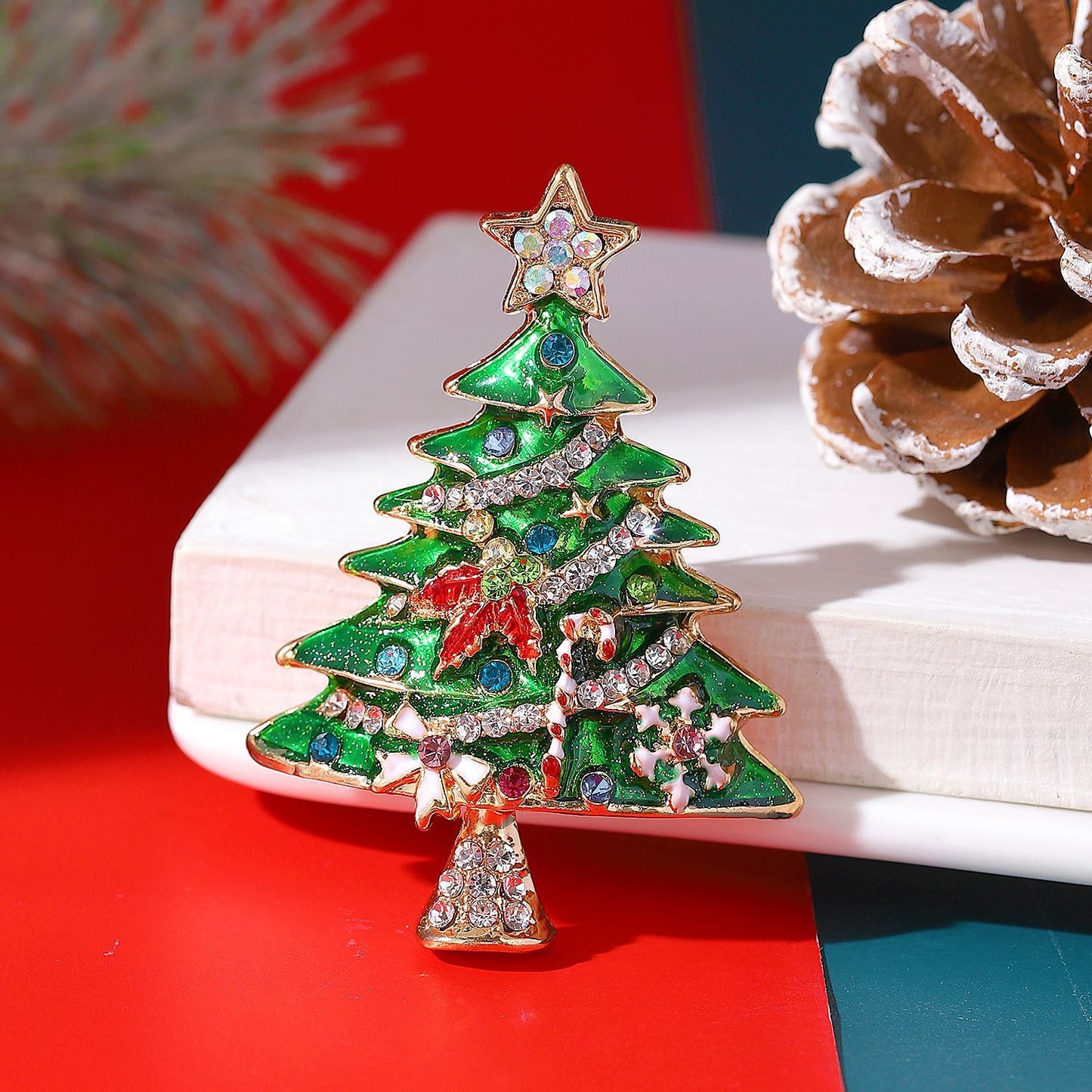 Broche de árbol de Navidad para mujer en aleación con incrustaciones de diamantes de imitación, forma geométrica, estilo Ins, accesorio decorativo